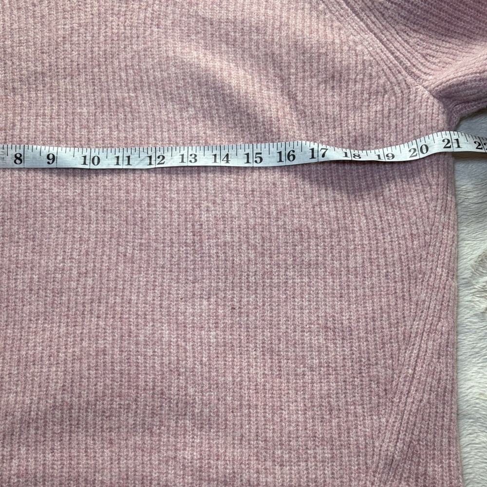 Uniqlo Soft Pink V-Neck Sweater - Picture 5 of 9